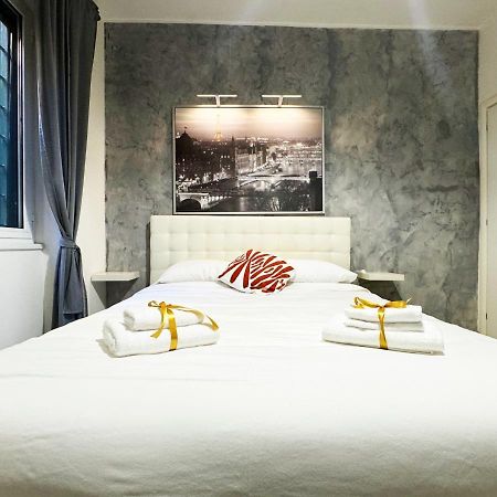 Ross House - Metro B Apartment Rome Bagian luar foto