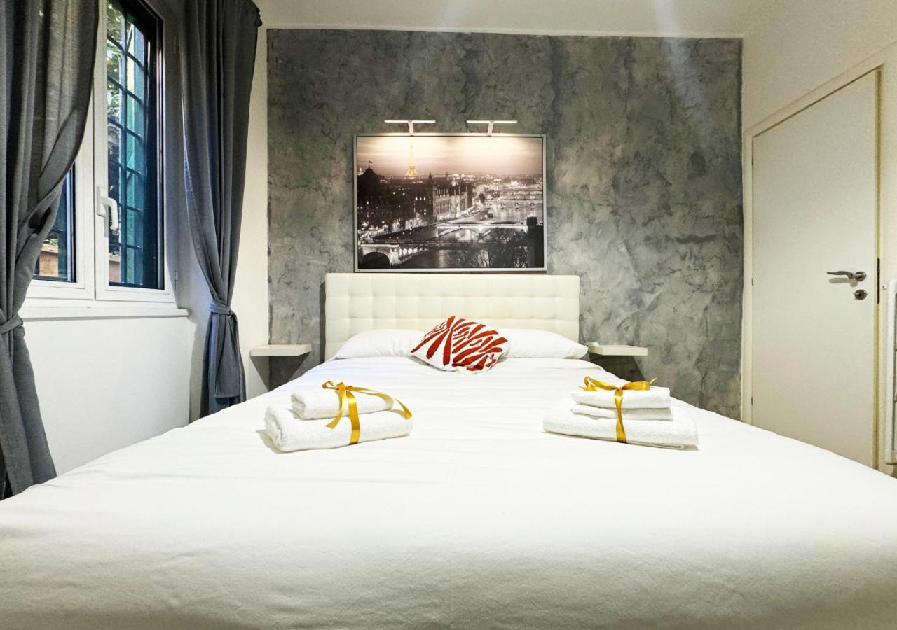 Ross House - Metro B Apartment Rome Bagian luar foto